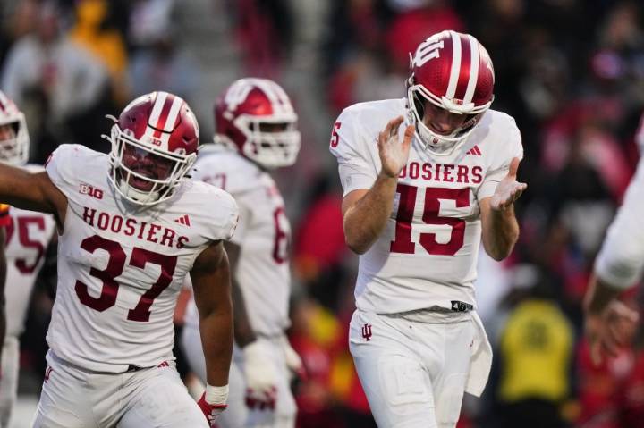 Indiana, Notre Dame retain No. 2, No. 9 spots in latest College Football Playoff Rankings