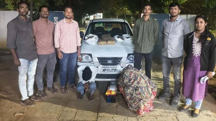 7 kg ganja seized, 2 arrested in Hyderabad