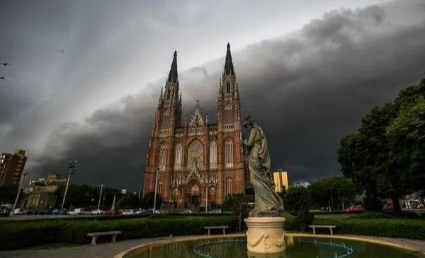 Domingo inestable y con probabilidad de lluvias en La Plata:¿cuándo mejoraría?