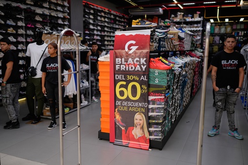 Preocupados por la crisis económica, venezolanos evitan ofertas de Black Friday
