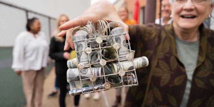 Anonymous Easterseals Christmas donor returns for 35th year