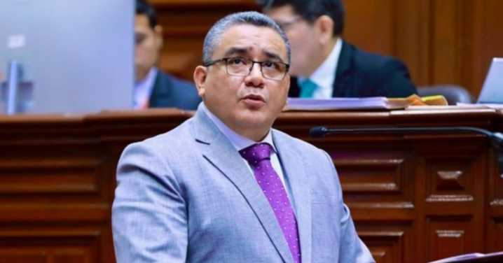 PJ autorizo viaje de Juan José Santiváñez a Colombia pese a impedimento de salida