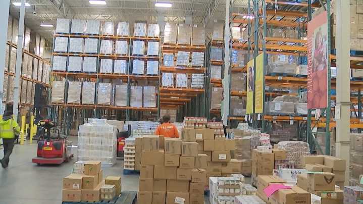 Food banks race to meet rising need as SNAP benefits lapse during shutdown