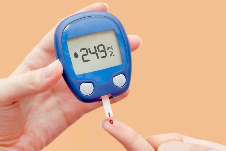We Asked a Doctor If Everyone Should Care About Blood Sugar Spikes