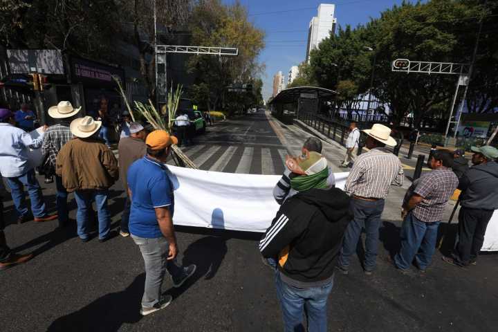 Cañeros confirman reunión con Sader tras más de 12 horas de bloqueos
