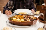 Dónde comer el mejor cocido de Toledo: los restaurantes imprescindibles este invierno
