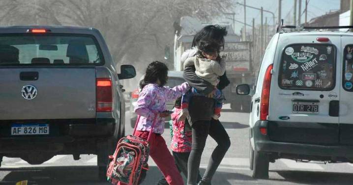 Chubut bajo alerta por viento y ráfagas que podrían superar los 80 km/h: ¿afecta a la zona incendiada de Epuyén?