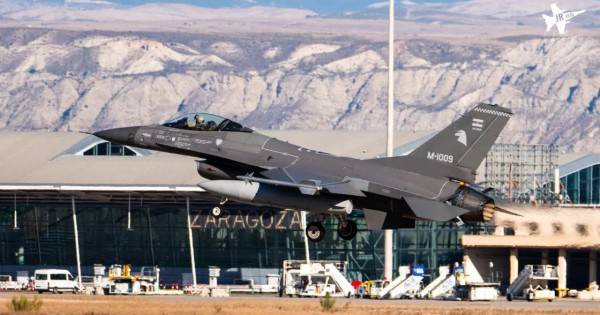 Los F-16 comprados por Argentina en su travesía final