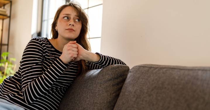 Doctor explains whether cracking your knuckles really gives you arthritis