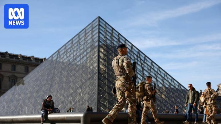 Louvre prioritised art over upgrading security in years before heist, report says