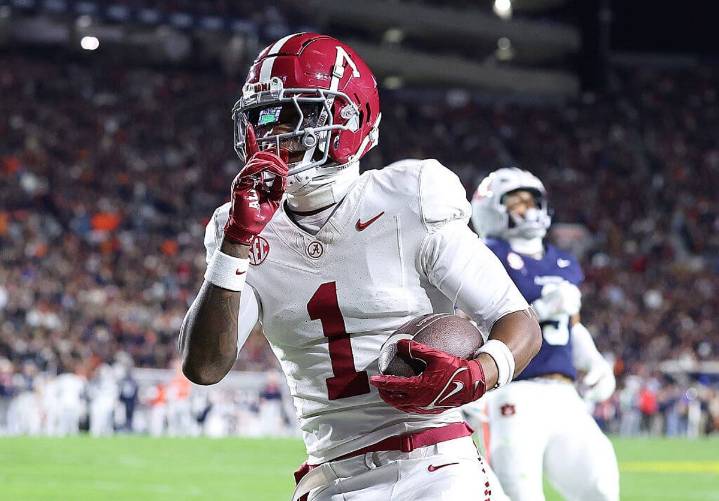 Alabama vs. Auburn: Crimson Tide survive scare to reach SEC title game