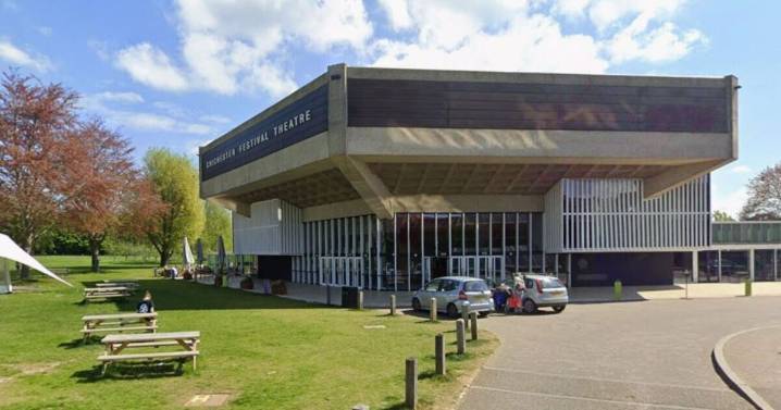 Fury as theatre pulls pork from menu during Three Little Pigs shows 