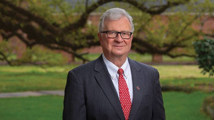 UL Lafayette President Dr. Joseph Savoie announces retirement