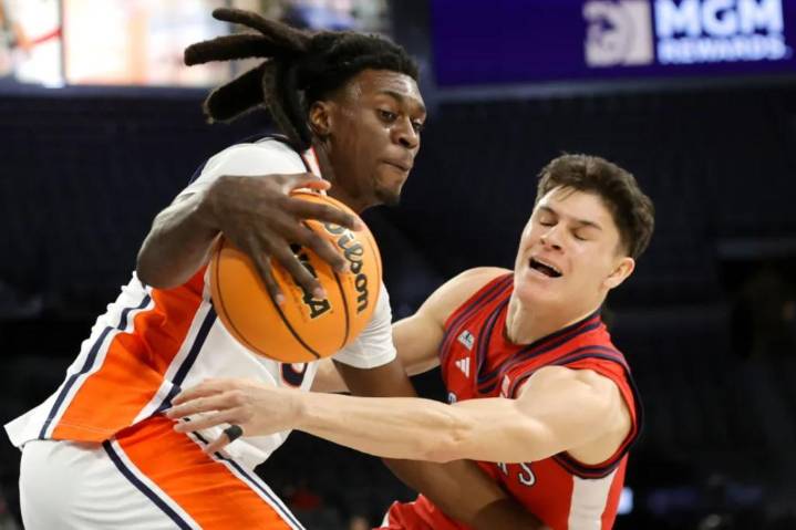 St. John's Dylan Darling plays limited minutes due to hamstring injury