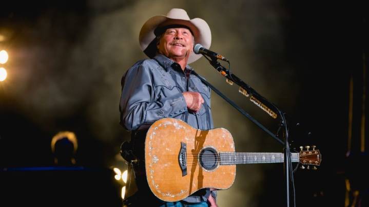 Alan Jackson’s all-star ‘finale’ concert at Nashville’s Nissan Stadium sells out