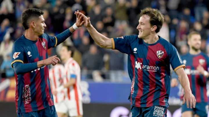El Huesca se reencuentra con la victoria con sendos goles de penalti