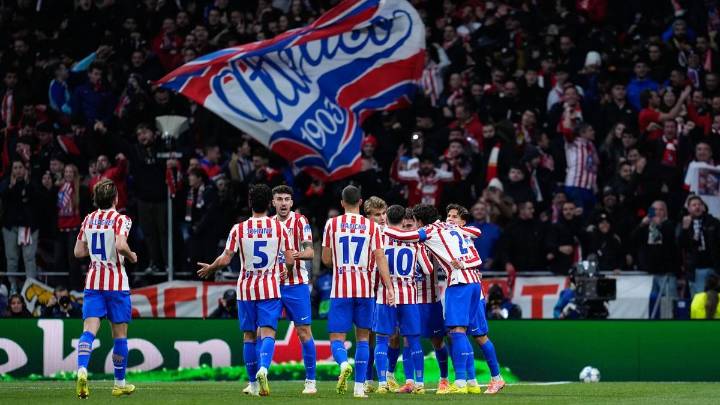 La cabeza de Giménez lleva al Atlético al delirio en el descuento