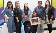 El pequeño Felipe Lastra recibió su premio para viajar al Centro Espacial en Inglaterra