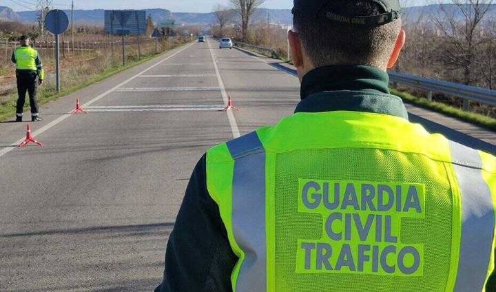La Guardia Civil detecta a un vecino de Ferrol a 214 km/h en la AC
