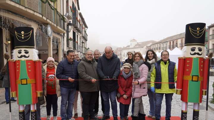 Turégano cierra con éxito su Feria Navideña de San Andrés, que llena de luz y tradición la localidad