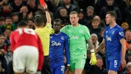 Everton's Gueye sent off for slapping teammate during game against Man United