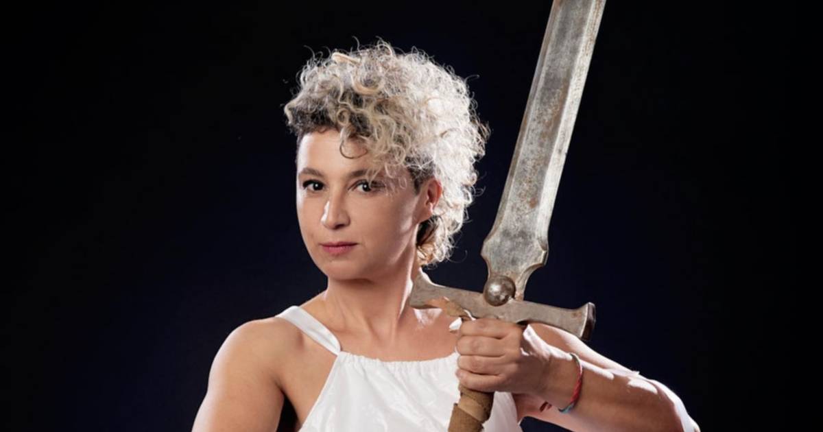 "No puedo dejar de cantar, me paguen o no por eso"