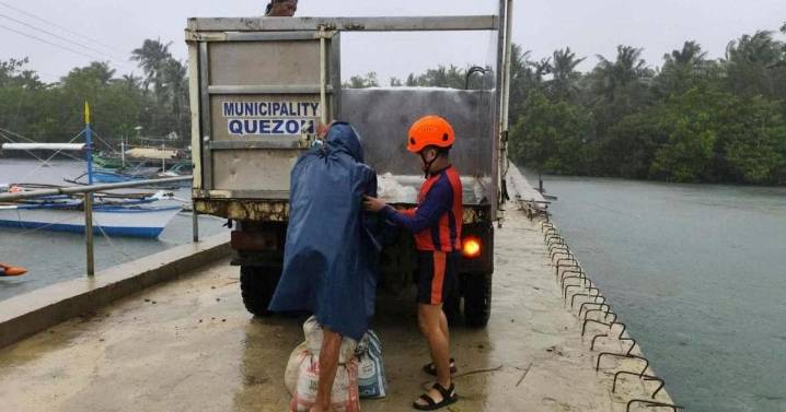 Fung-wong toca tierra en la isla de Luzón, en el norte de Filipinas