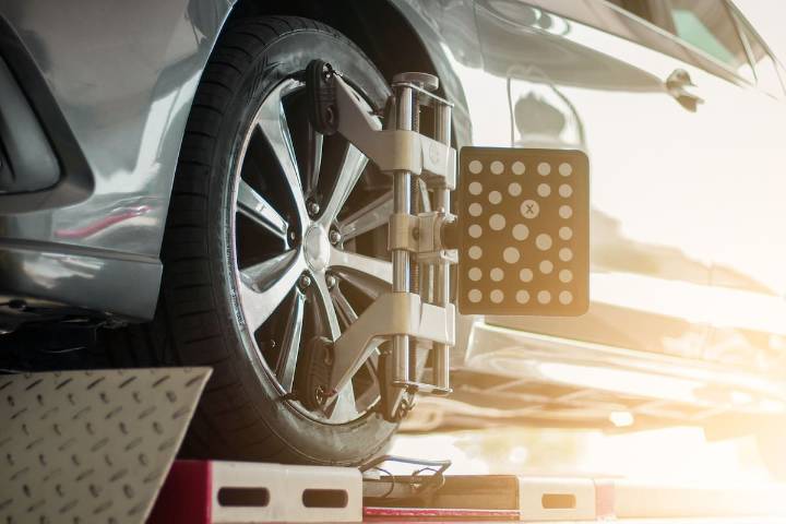 ¿Cuándo es necesario hacerlo? Guía para principiantes: qué es la alineación y balanceo de los neumáticos