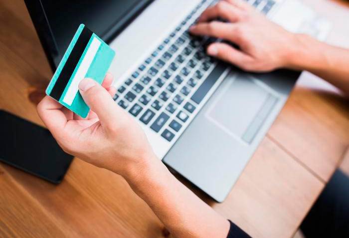 ¿Por qué las compras con tarjetas de crédito saldrían más caras en noviembre?