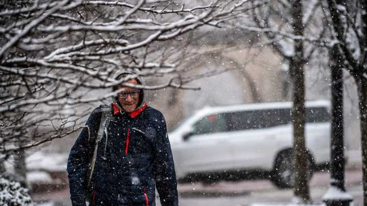 Wind advisory, mixed weather conditions for Bloomington over holiday
