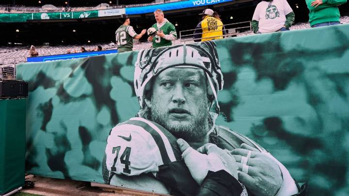 Jets honor late Nick Mangold with on-field tribute before game