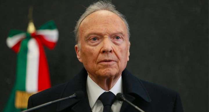 Gertz Manero renuncia a la FGR