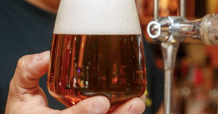 Detenido por dejar abierto un grifo de cerveza y desperdiciar 450 litros en Pamplona