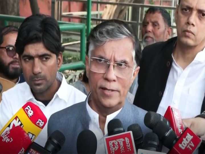 Khera calls Bihar polls 'EC vs people'