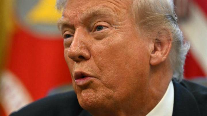 Tras los ataques a narcoembarcaciones, Trump promete detener a los traficantes venezolanos por tierra