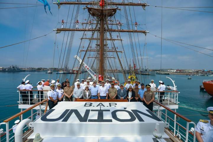 Presidente participó en arribo del B.A.P Unión tras viaje de instrucción al extranjero