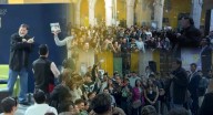 Estudiantes corren a Noroña de la Universidad de Guanajuato en medio de reclamos por austeridad (VIDEO)