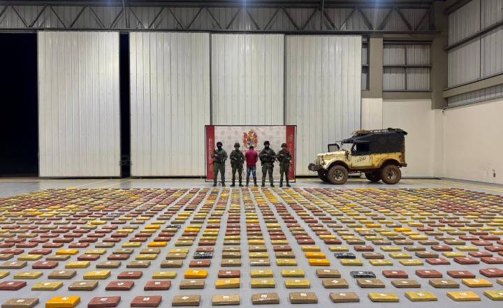 Ejército y Policía incautan más de una tonelada de marihuana que tenía como destino a Brasil