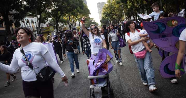 Imágenes del Día Internacional de la No Violencia contra las Mujeres en CDMX