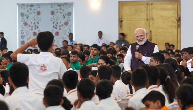PM Modi’s Heart-To-Heart Interaction With Little Warriors In Raipur