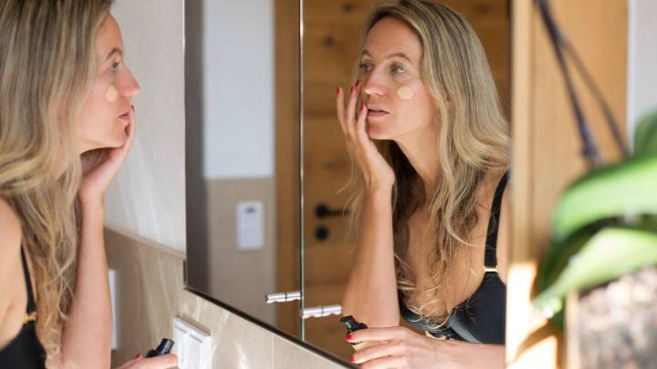 How to give yourself a 'face-lift' effect with just concealer