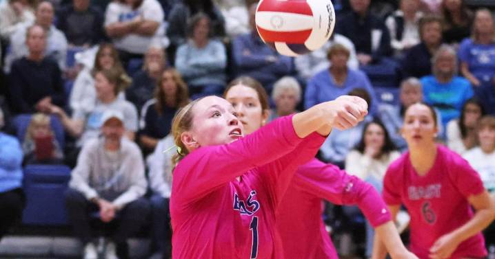 Belleville East sweeps Edwardsville to reach 4A sectional final. 'Absolutely huge for us.'