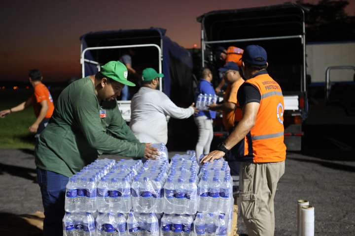 Desde Panamá salen más de sesenta toneladas de ayuda humanitaria para Jamaica y Cuba