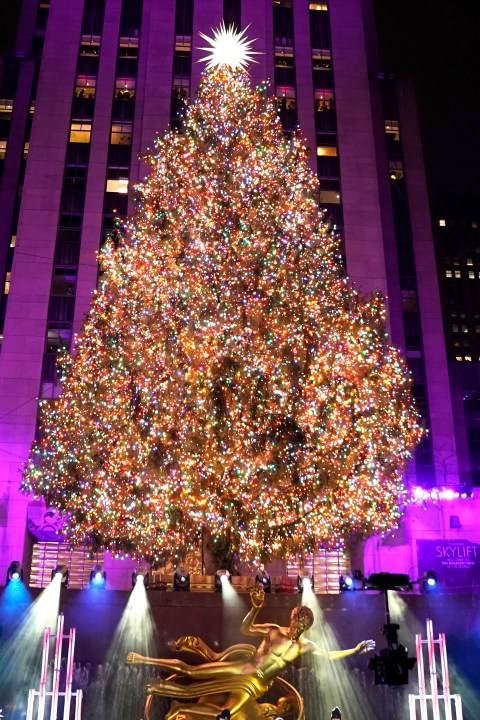 Country star to host NBC's 'Christmas in Rockefeller Center'