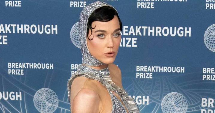 Katy Perry's Strapless Mini-Dress Deserves Second Look