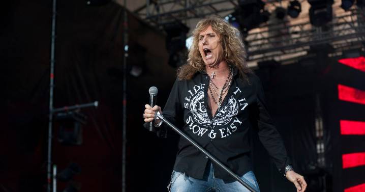 Legendary British rocker says 'I quit' and will now 'hang up his skintight jeans'