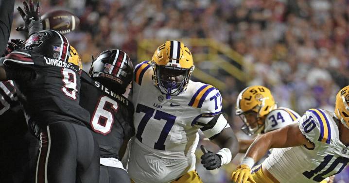 LSU interim coach Frank Wilson shares the latest on the situation at right tackle
