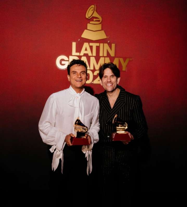 ¡Lo volvió a hacer! Silvestre recibe Latín Grammy a mejor álbum vallenato por ‘El último Baile’