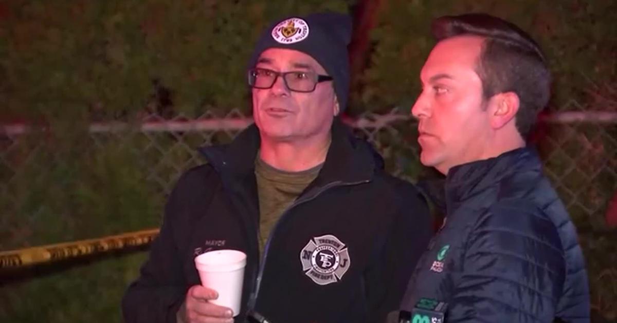 2 dead, 9 displaced in house fire, police said