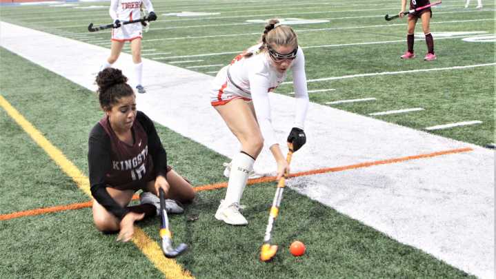 Mamaroneck field hockey wins state regional semi; Bronxville falls